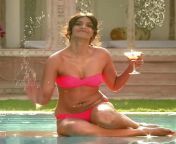 sonam kapoor posing in hot pink bikini at poolside 201611 1519735306.jpg from sonam kapor bikni