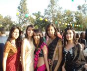 indian girls in sari at market pallu drop down blouse3.jpg from indian grup gir