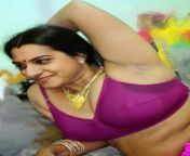 bhojpuri hot aunties red saree removing photos 2.jpg from big boobs aunty remove saari boobs