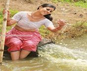iniya unseen hot navel in malayalam movie 5.jpg from tamil actress iniya hot hip