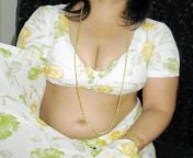 desi aunty.jpg from indian fat aunty removing saree