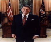 official portrait of president reagan 1985.jpg from reahan