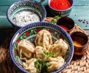 manti hervido o mantis preparado por uzbek bolas de chuchvara típicas la cocina asia central pequeñas 185445884.jpg from uzbek por