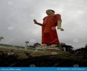 gran estatua de buddha en ranawana sri lanaka purana viharaya cerca kandy lanka hay una 254859009.jpg from 3gp sri lanaka xxx