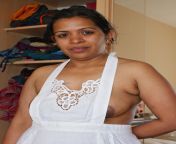 900 1000.jpg from indian mature housewife in sari seducing to neighbour for