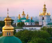 amazing golden domes view of the kiev pechersk lavra.jpg from beautiful ukr