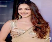 640px kiara advani snapped at the screening of shershaah cropped.jpg from hainde ilpa shinday nude xxx