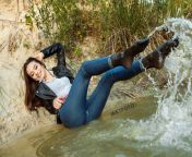 990x660 472 wetfoto girl fully clothed get wet swim blue jeans 098.jpg from wetgirl