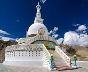 shanti stupa.jpg from bulu pikchar rajgir xxxxxalwar me chudai