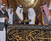 أمير مكة يشهد مراسم تسليم كسوة الكعبة1.jpg from كسا