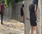 19 1442660431 girl pees public place.jpg from indian desi wife pee v