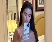 pd selenagomezstuns op jpgstripallquality100w1920h1080crop1 from nude selfie in front of mirror