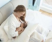gettyimages 532739278 600e52cdad5646f68f804553b043b4e0.jpg from the famous mommy breastfeeding on paradaise