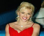 model anna nicole smith poses at the after party for the news photo 1684273800 jpgcrop0 708xw0 500xh0 164xw0 0230xhresize1200 from anna nicole smith anna nicole smith expo