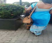 0a54a756fab28233d0870966ba3843ef.jpg from indian aunty in saree walking