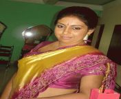 ef45db349d1bc587517b7164b2405b2d.jpg from tamil aunty showing in saree and bra