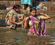 580065f9c912a531a0b2263d4e97a073.jpg from indian desi bathing outside of the house desi women open