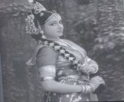 4a90ff3e6c081421e5819beee6b69396.jpg from old dase women hinde vedyodian hijra nude