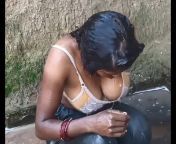 hqdefault.jpg from indian desi washing bath downblouse cleavage