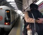 couple kissing in delhi metro 642fa2ce8f9a3 pngw1200h900cc1 from delhi metrotrain mms