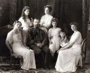 russian royal family tsar nicholas ii of russia romanov russian history.jpg from rússian watchme247 michelle family