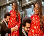 shoaib ibrahim shared romantic picture with pregnant wife dipika kakar instagram fans asked for baby 1685894172.jpg from dipika bareli liv
