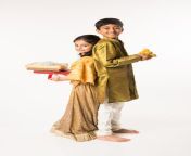 indian small brother sister traditional wear standing with sweet laddu gift boxes 466689 44359 jpgw996 from india small brother and sister saxy video 3g 4g