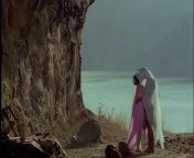 vaishaly kissing scenejpg 1.jpg from vishali hot movie
