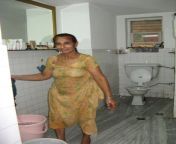 2924182250 746d4af730 c.jpg from desi aunty going to bathroom husband take video mp4