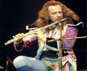 loffit en el cumpleanos del flautista mas famoso del rock ian anderson lider de jethro tull 01.jpg from awek gebu tembam bogel telanjang xxxi