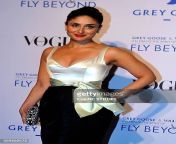 indian bollywood actress kareena kapoor khan poses during the grey goose fly beyond awards jpgs612x612wgik20csr3p cdfuej3nfpofx b4dtisijd6tuixrrvevvn8bk from kareena kapoor xxx six photo comx tamana