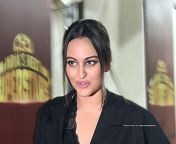 in a statement issued in english and hindi sonakshi sinha said that she meant no harm to anyone.jpg from sonakshi sinha xxxx ho