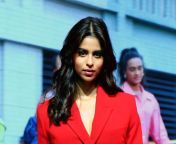 suhana khan bags her first endorsement deal becomes the new face of maybelline.jpg from shahrukh khan xxxx xxx
