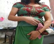 e14pop4uuaan1lb.jpg from desi aunties in tight images gand salwar kit hot sexy aunty