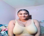 e20hrtnvcaagoxh.jpg from tamil aunty tit boobs bra