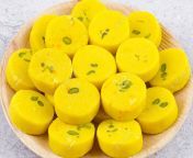 115197805 indian sweet food kesar peda also know as kesar mawa peda saffron sweet saffron peda pedha pera.jpg from 马来西亚冷甲约留学生小姐whatsapp：601168119942 peda