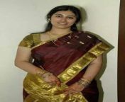 main qimg 111c3adbe9307316fbe2e66ce572d8d4 lq from village aunty lifting saree showing pussy