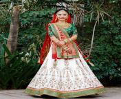 gujarati bridal saree.jpg from striping saree gujarati blouse