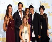 sofia richie family 600x376.jpg from sophia mother and wife