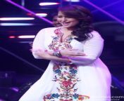 sonakshi sinha performs on nachan farrate on indian idol 4.jpg from sexy sonakshi in nachan farrate