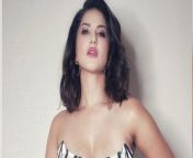 132101690 440187670322611 2103 1200x768 jpegsize690388 from sunny leone vide