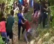 tangkapan video viral duel sekelompok bocah di kabupaten kuningan 169 pngw600q90 from berita viral bocah