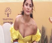 anushka sharma wardrobe malfiunction yellow top cleavage.jpg from anushka sharma porn sexl cleavage in public place