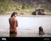chittagong bangladesh 25th february 2016 bangladeshi ladies bathing in a river 2c8k8b5.jpg from bangla desi village bathing in dhaka city 3gpkolkata basor rat sex video in hindi coman xxx video