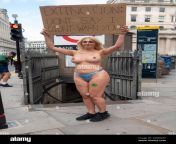 london uk 02nd sep 2021 editors note image contains nudity a naked vegan activist and student laura amherst holds a placard that says extinction dont say i didnt warn you outside bank station during the demonstration extinction rebellion impossible rebellion on day 11 of their two weeks of protests to demand accountability from the government and its financiers on the use of fossil fuels and the climate crisis photo by dave rushensopa imagessipa usa credit sipa usaalamy live news 2ggrnat.jpg from nude laura ra