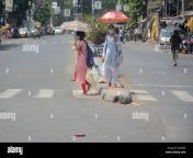 kolkata west bengal india 18th apr 2022 two women came outside on a hot summer day in kolkata with hot and humid weather kolkata on monday recorded the maximum and minimum temperatures at 36 and 29 degrees celsius respectively credit image rahul sadhukhanpacific press via zuma press wire 2j54686.jpg from 激情美女视频qq号码 【表演Φ８４９９９０４１美女主播】oti auntysexammy son sex videorabonti xxxx video kolkata