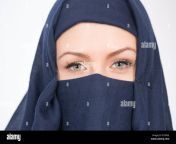 beautiful muslim girl wearing burqa closeup pcymge.jpg from burqa giral