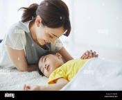 japanese mother with sleeping kid pwjyxr.jpg from sleep japapanese mom