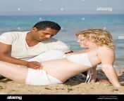 interracial couple at the beach de5jwr.jpg from interracial beach