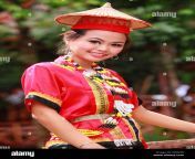 women dressed in malay traditional costume malaysia dg9298.jpg from malaysian sekxx